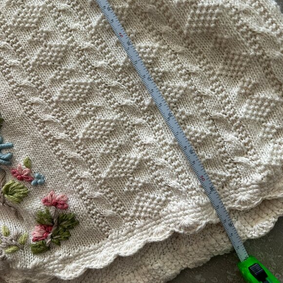 Vintage IVY Collectibles Hand Knit Floral Cardigan Sweater Size Medium - Picture 7 of 9